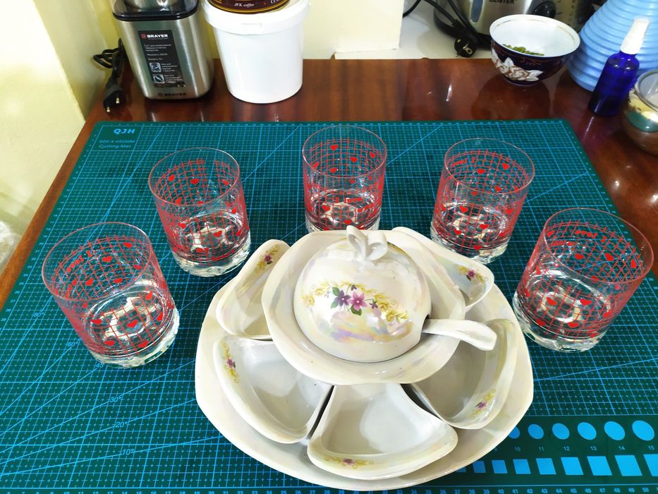 Фарфоровый набор для соусов.