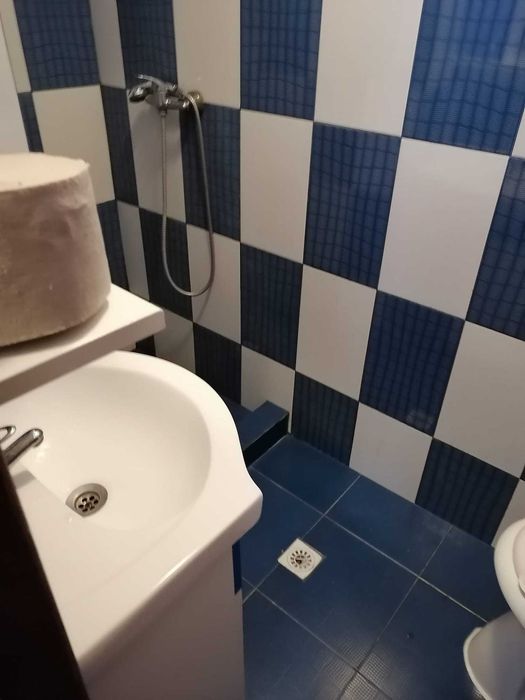 Închiriez camere în Vila Zoe pentru Elevi, Studenți și Muncitori