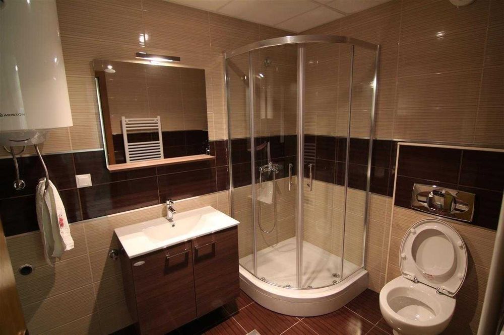 Дава се под наем Двустаен апартамент в Бургас, Лазур - 69 кв.м за 204 € - Снимка #2