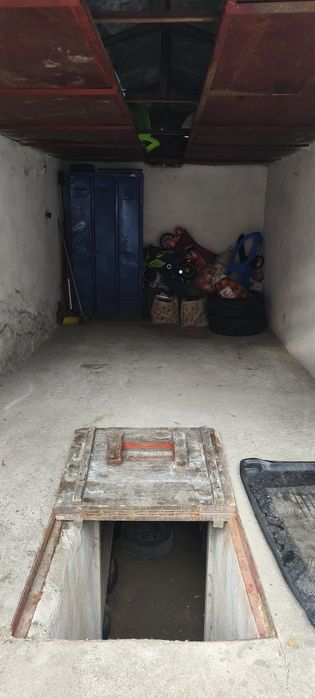 Garaj din cărămidă cu beci