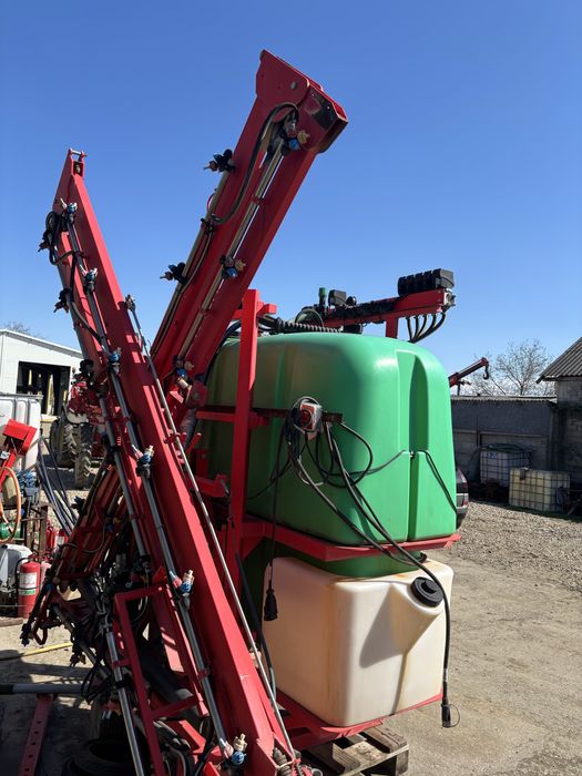 Aparat erbicidat purtat  Bontida