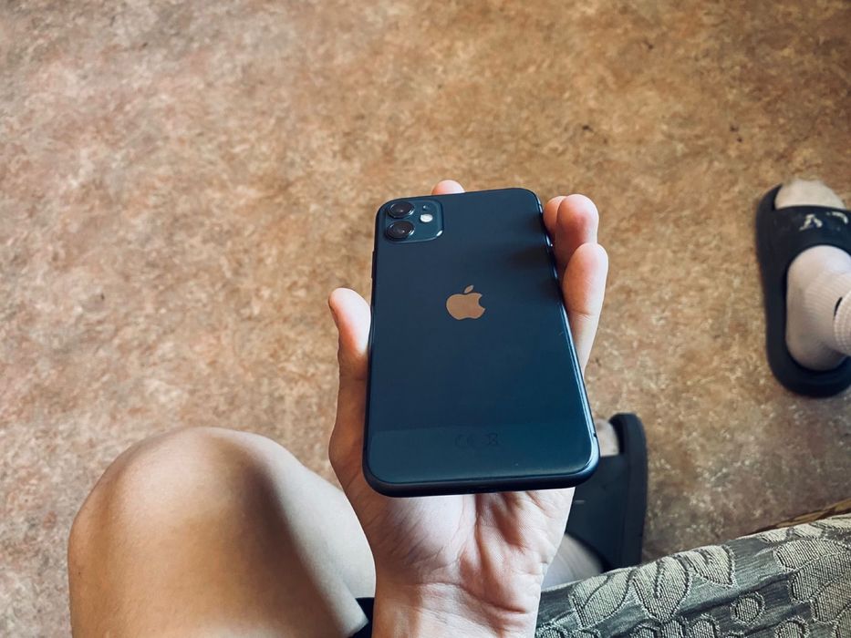 Айфон 11 в хорошем состоянии