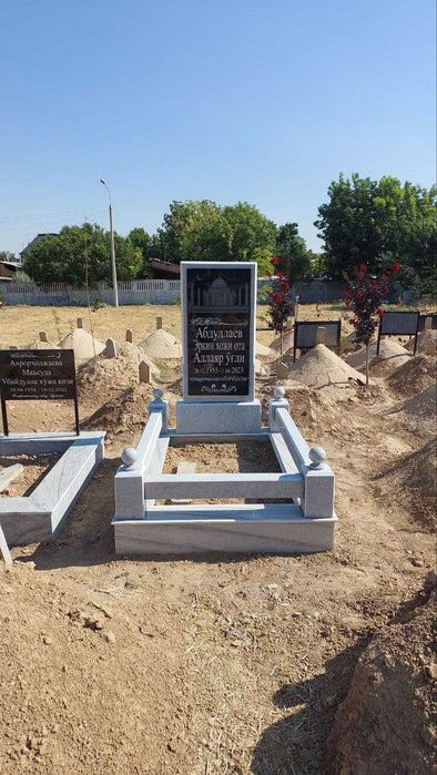 Памятники из мрамора и гранита