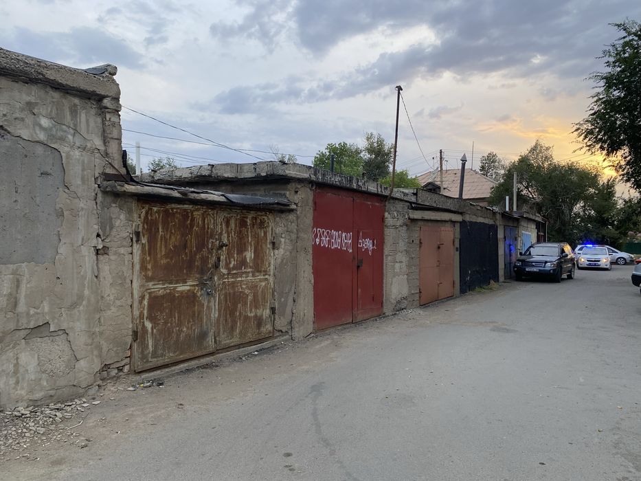 Продается гараж с погребом большой