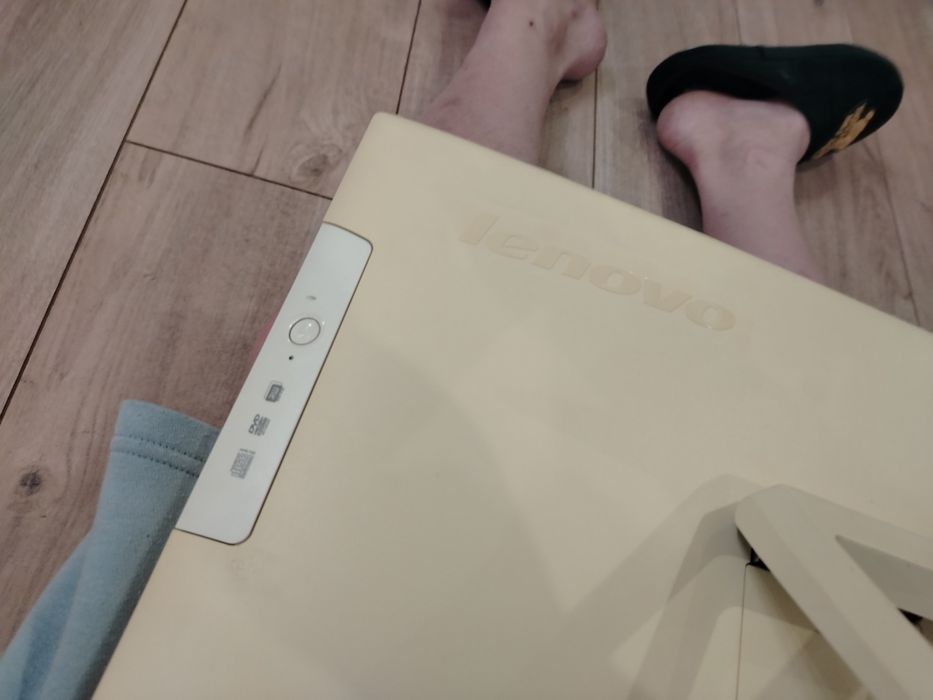PC Lenovo All-în-One calculator