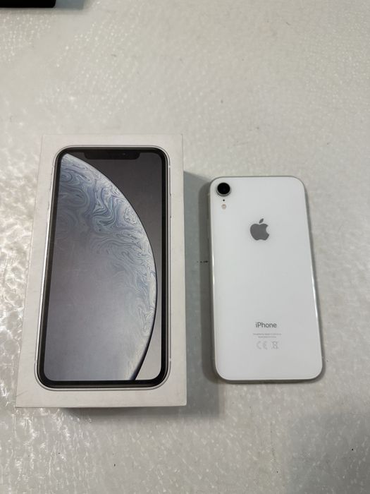 iphone XR, 64gb, apple watch 3 series