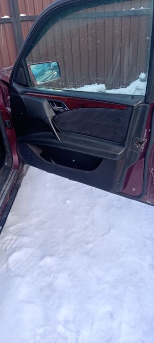 Дверные обшивки,  Мерседес 210