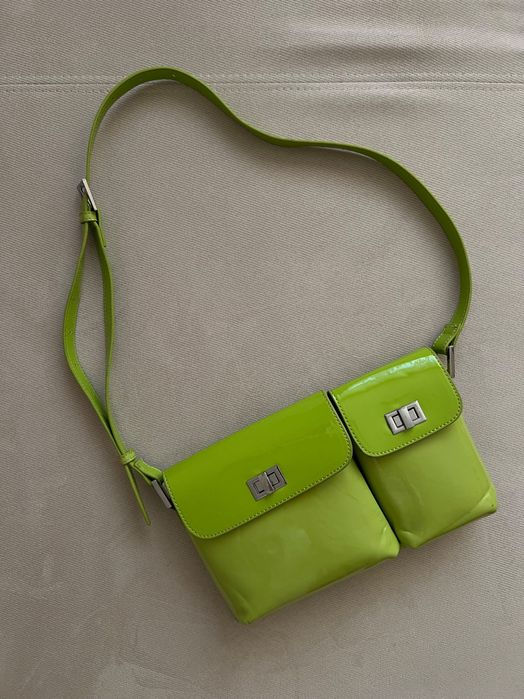 Дамска чанта по модел на By far