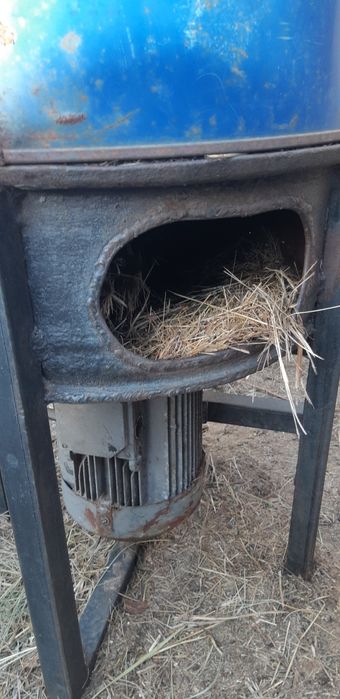 Продам сенодробилку