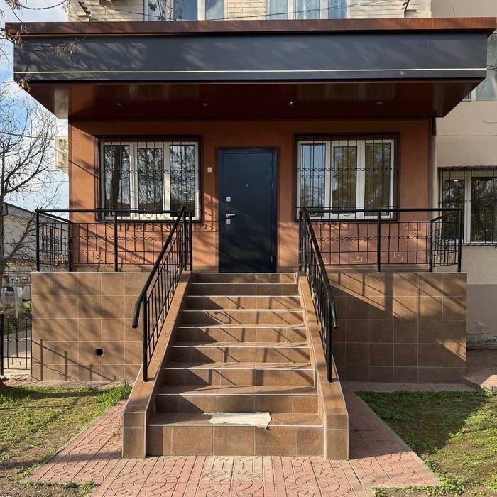 Аренда помещение под офис,клиника ор:Ракат карзинка вдоль дороги