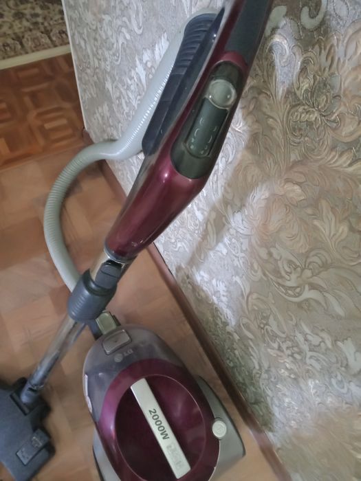 Продам  пылесос LG