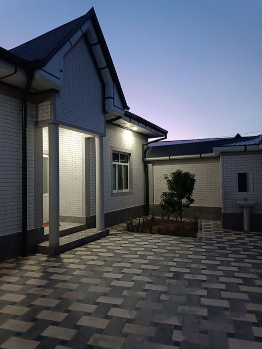 Srochna Xonabodda hovli sotiladi