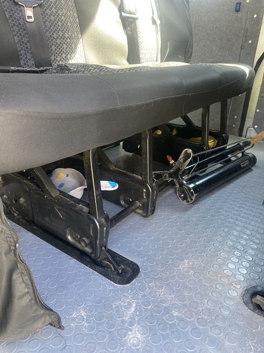 Седалки за бус Рено Мастер