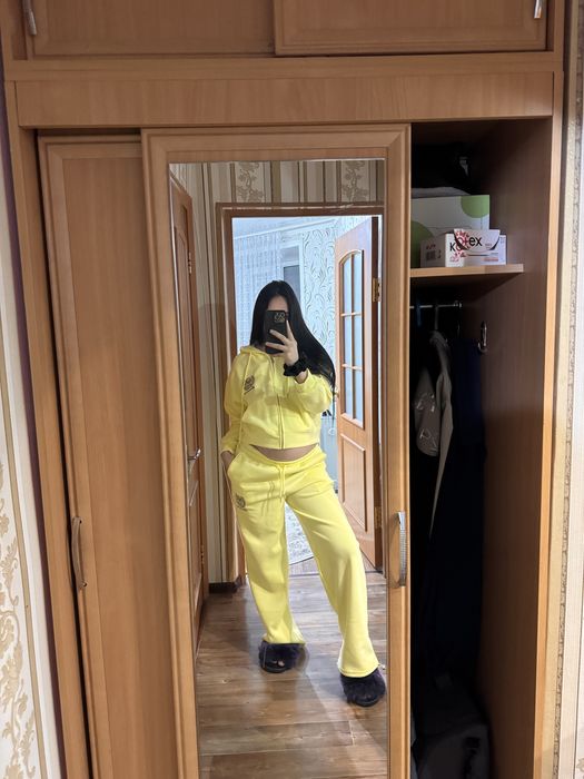 Продам костюм новый