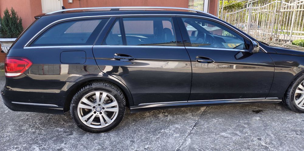 Продавам Mercedes Benz E 220 9-G