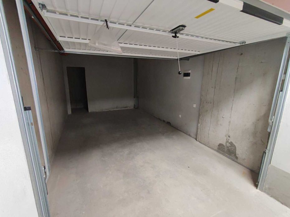 Дава се под наем Гараж / Паркомясто в София, Овча купел - 28 кв.м за 142.8 € - Снимка #1