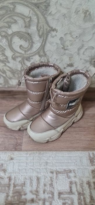 Зимние сапожки дутики на девочку