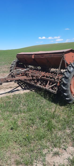 Продаётся сеялка зерновая.