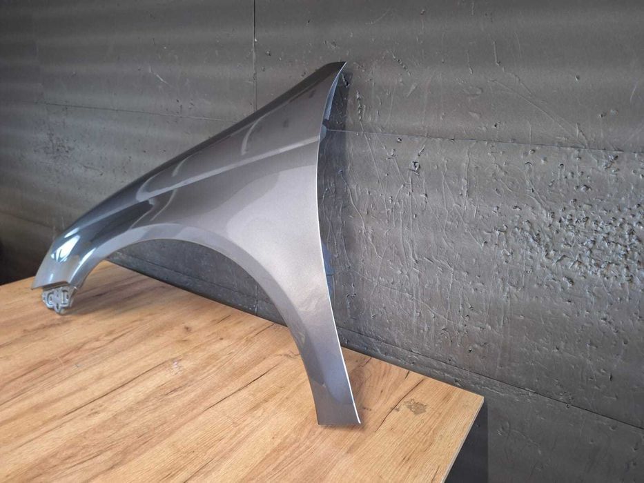 Aripa Fata Stanga VW Jetta 3/III An 2005-2011 (LD7X (Gri))