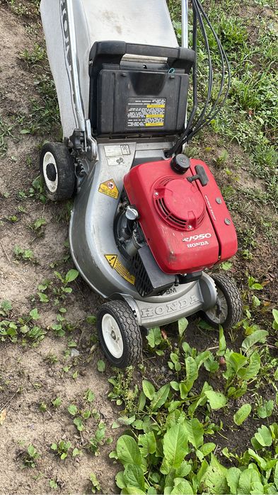 Masina De tuns iarba si e profesionala ,puternica