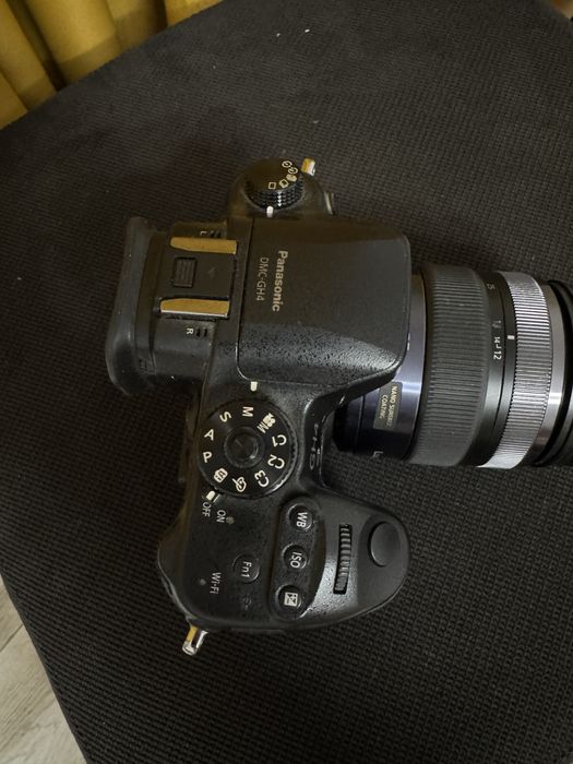 Vand panasonic gh4 cu obiectiv panasonic 12-35 mm