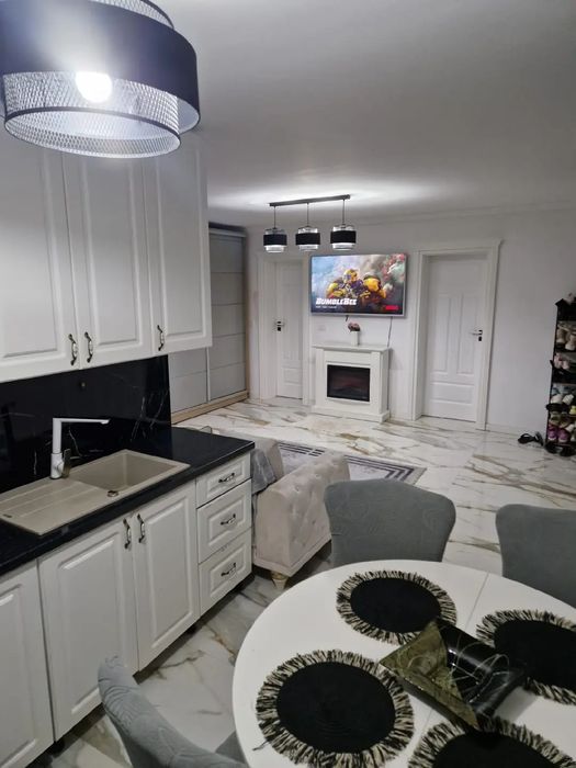 Ocazie la jumătate de preț masă mobexpert nouă cu livrare