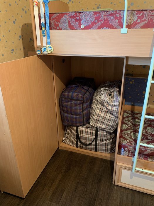 Кровать двухъярусная
