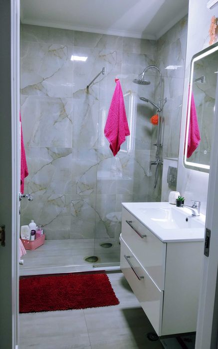 Închiriez apartament