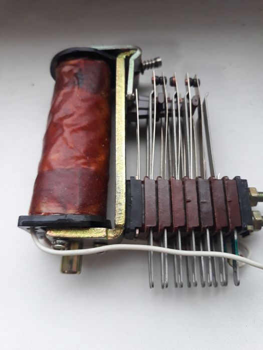 Реле контактное.