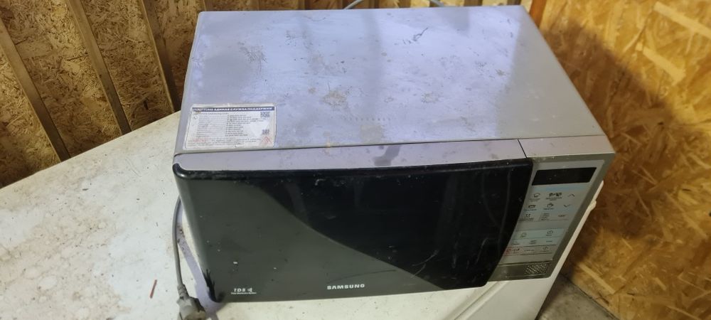 В продаже микроволновая печь samsung