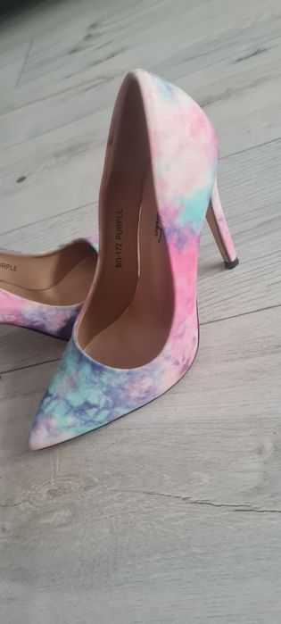 Pantofi 37 aproape noi