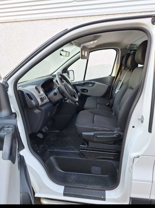 RENAULT Trafic 2016 — imagine 2