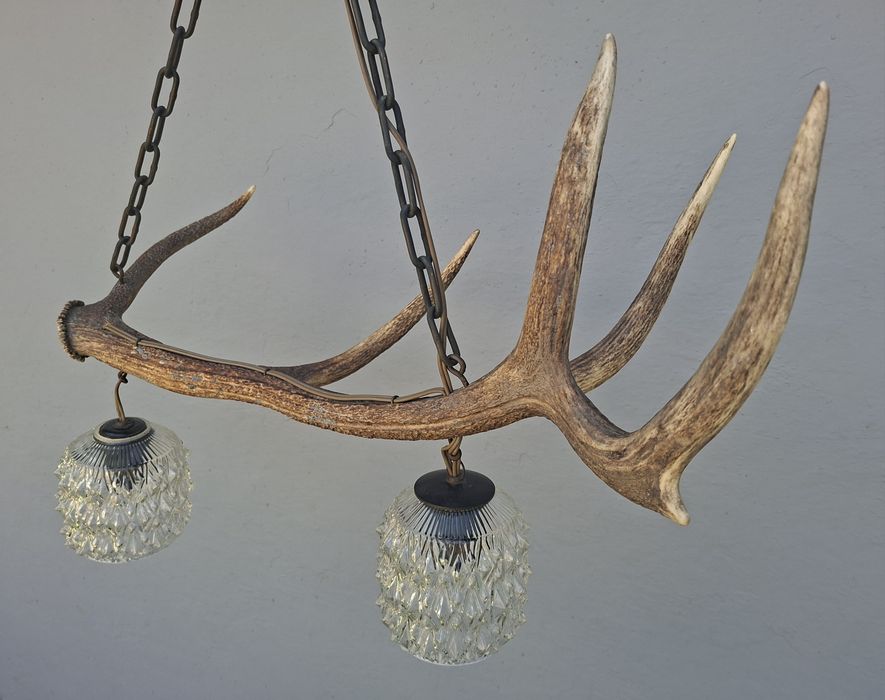 Vând candelabru din coarne de cerb