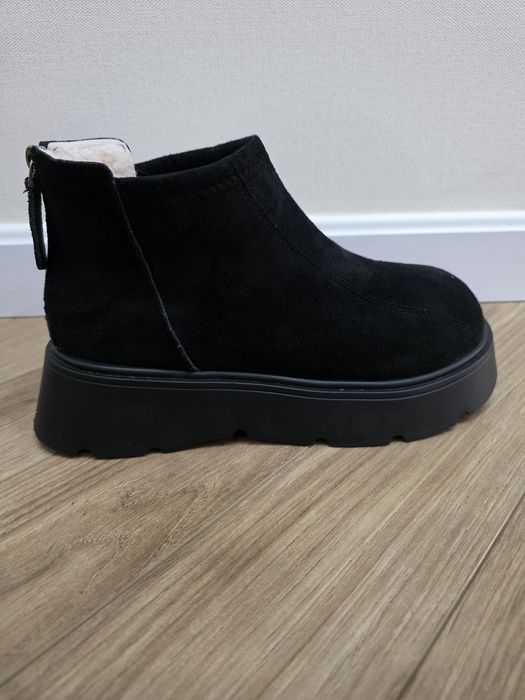 Продаются тёплые ботинки