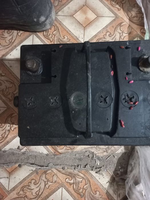 Продам  аккумулятор  12 вольт