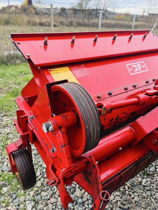 Tocator de resturi vegetale, spini, iarba, paie, 1.60 m JF pe cardan