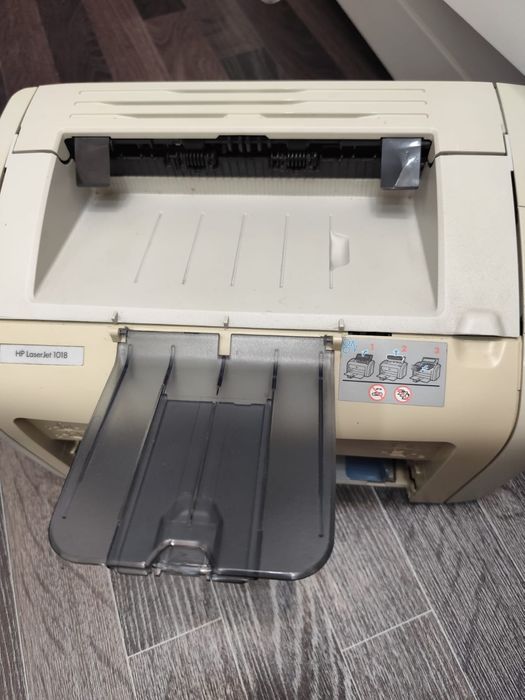 Продам лазерный принтер HP LaserJet 1018