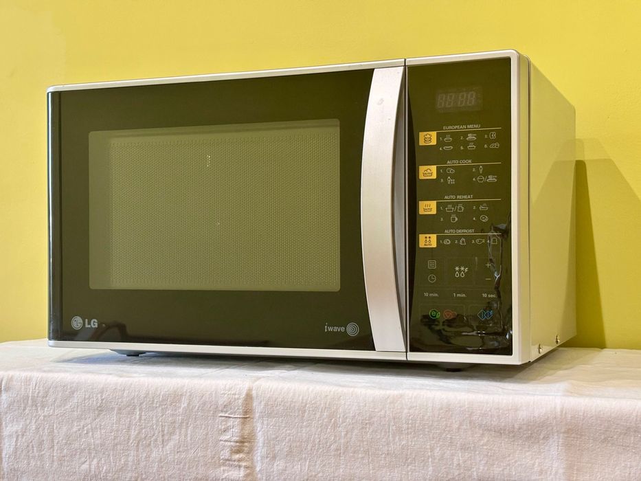 Микровълнова фурна LG, 800W, 23 литра