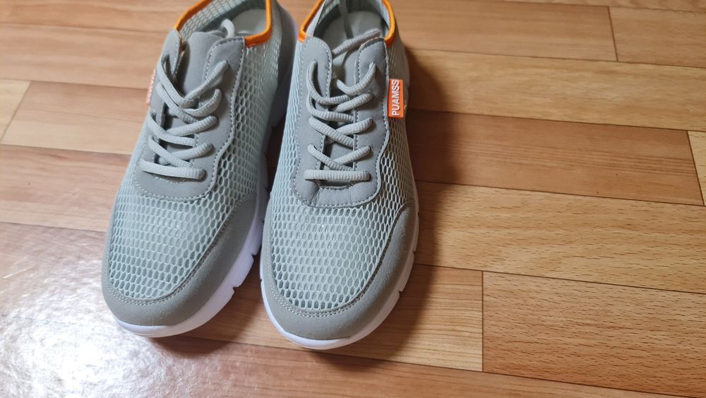 Лёгкие летние кроссовки