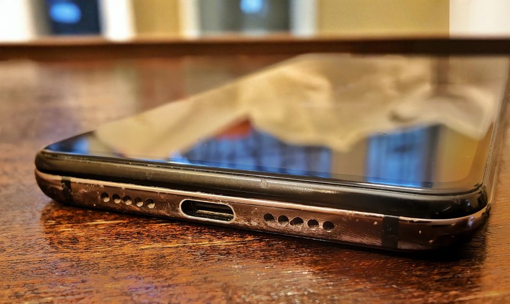 УНИКАЛНИЯТ Mi MIX 3 – ЮВЕЛИРНАТА разработка в ТЕХНО- история