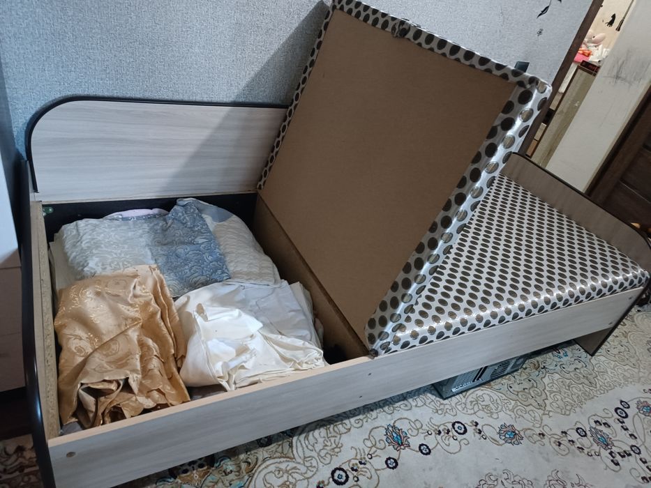 Продам односпальную кровать