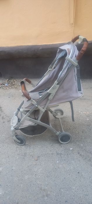 Детская коляска в хорошом состояние
