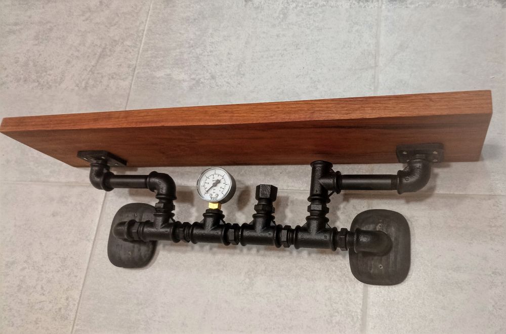 Индустриален винтидж рафт от масивно дърво