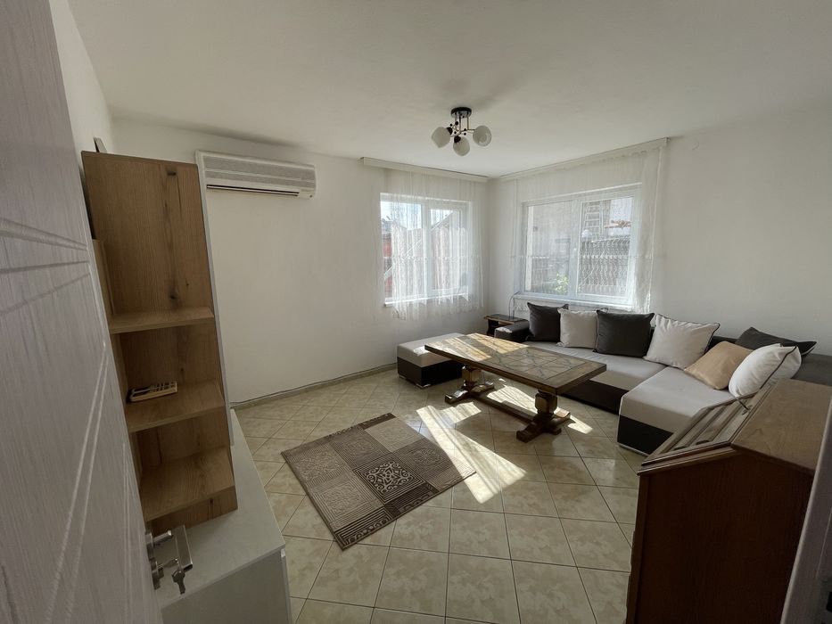 Етаж от къща под наем в гр. Карлово