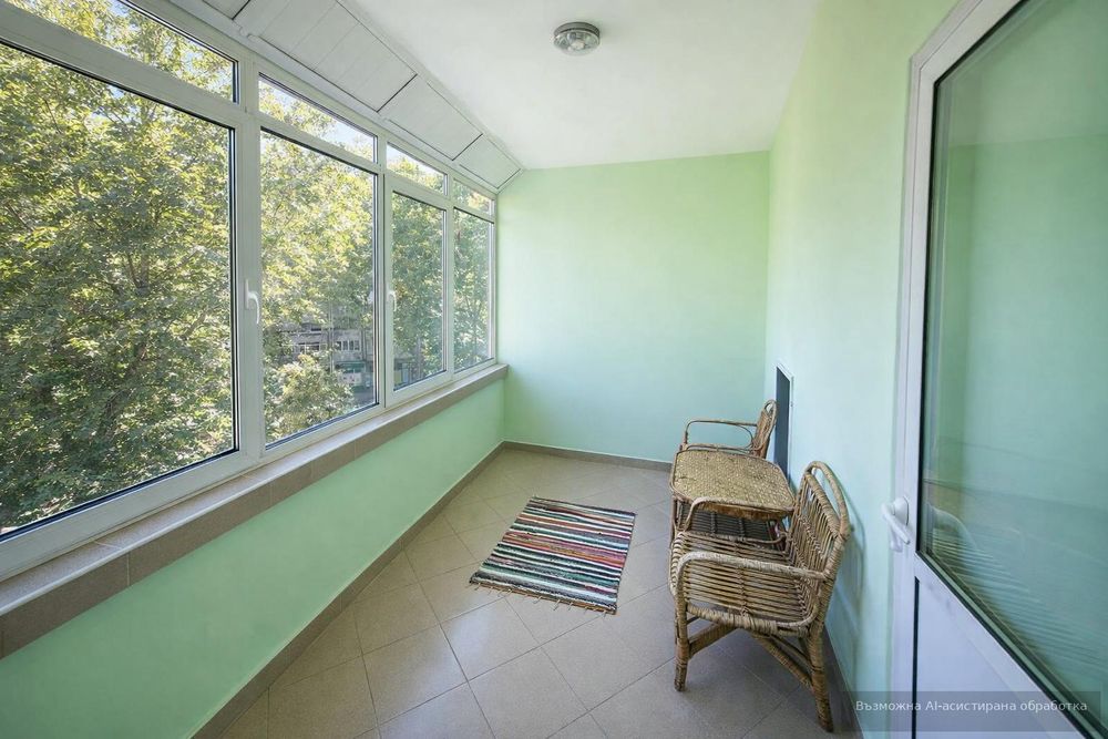 Просторен ТРИСТАЕН апартамент в район Център