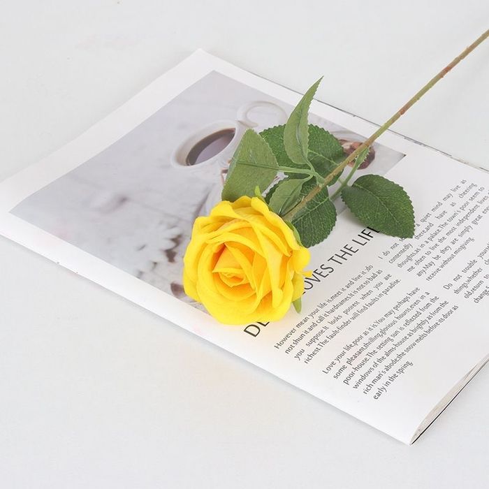 Искусственные розы