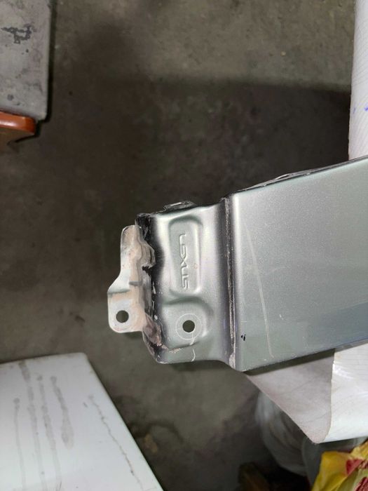 Крыло от Lexus LX 570