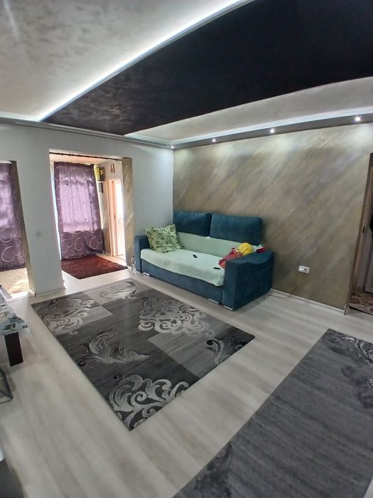 Vând apartament la cheie