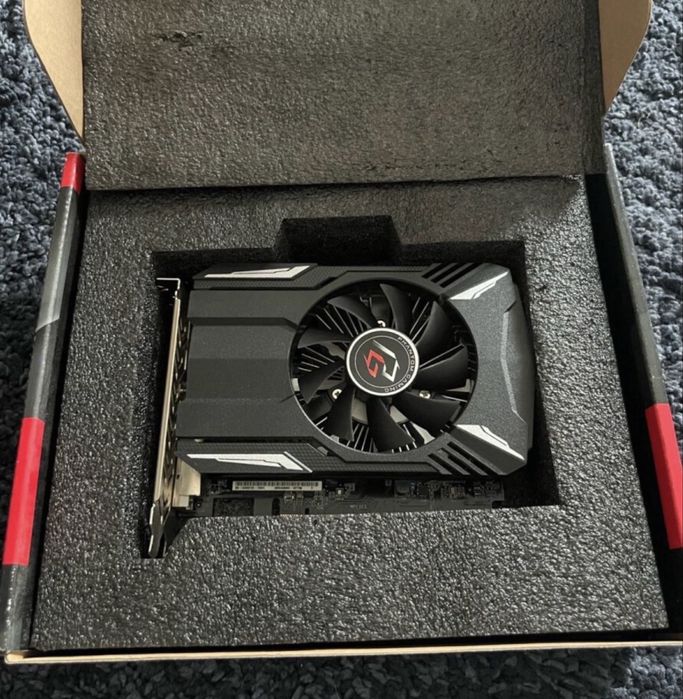 ASRock Phantom Gaming RX 550 2GB GDDR5 - Отлично състояние