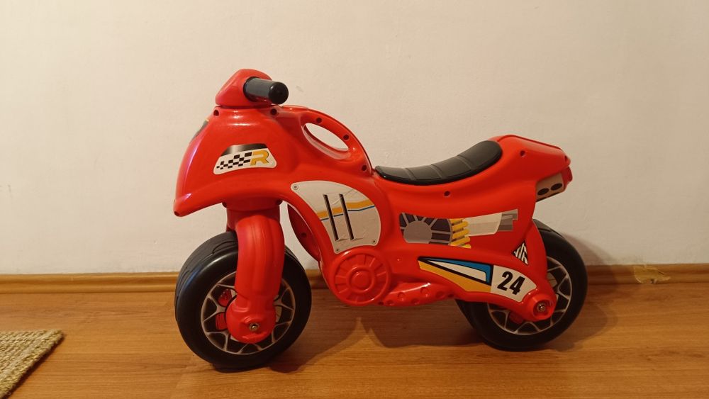 Motocicleta fara pedale